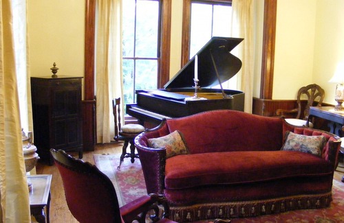 Adairsville Bed & Breakfast | Inviting Adair Manor Bed & Breakfast: Guest Rated 9.8/10