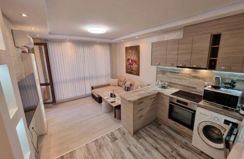 Varna Municipality Apartment | Discover Adam and Eva: Pet-Friendly Ocean View Retreat