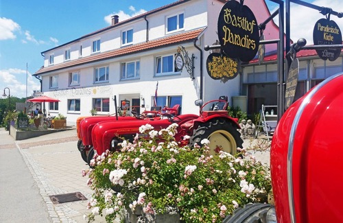 Vogt Hotel | Explore Adam & Eva Gasthof Paradies: Pet-Friendly Escape