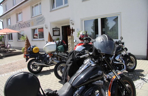 Vogt Hotel | Explore Adam & Eva Gasthof Paradies: Pet-Friendly Escape