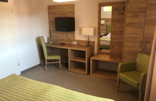 Hornburg Hotel | Discover Adam's Schützenhof: Pet-Friendly with Breakfast