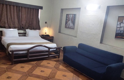 Matheran Hotel | Relax at Adamo The Resort with Pool, Spa & Family Amenities