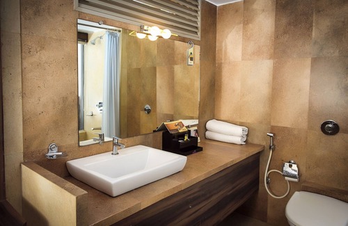 Matheran Hotel | Relax at Adamo The Resort with Pool, Spa & Family Amenities