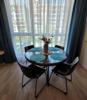 Mamaia-Sat Apartment | Beautiful Adams Apartment with Oceanfront Views & Dining