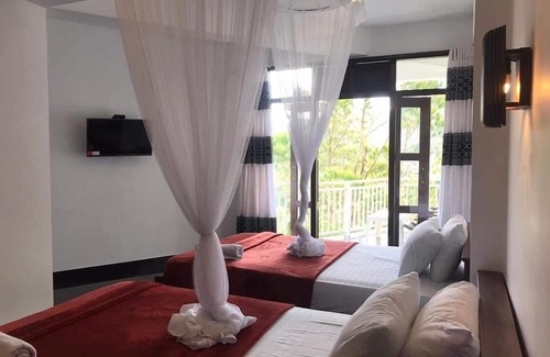 Nallathanniya Hotel | Adams Peak Inn: Family-Friendly Retreat with Breakfast Included