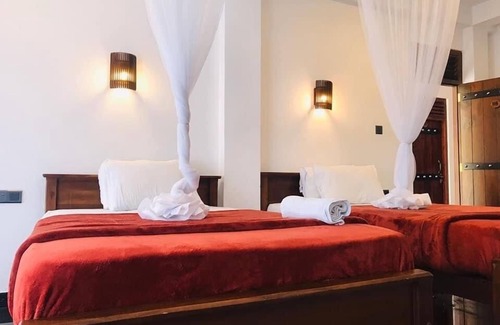 Nallathanniya Hotel | Adams Peak Inn: Family-Friendly Retreat with Breakfast Included