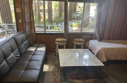 Boulder Creek Cabin | Rustic Cabin Retreat with Family and Pet-Friendly Amenities