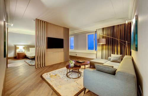 Yuregir Hotel | Premier Stay at Adana Hilton SA: Pool, Spa & Dining