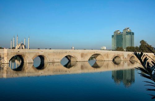Yuregir Hotel | Experience Comfort at Adana HiltonSA Hotel with Ocean Views