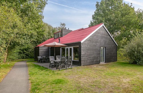 Midlaren House | Cozy Adapted Holiday Home Near Zuidlaardermeer