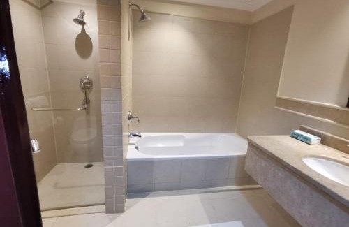 Bay La Sun Apartment | Beachfront Adar Homes 2: Family-Friendly Escape