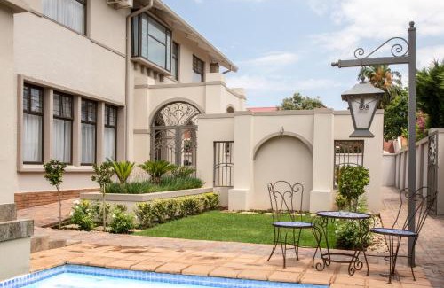 Potchefstroom House | Adato Guesthouse: Family-Friendly Stay with Pool & Breakfast