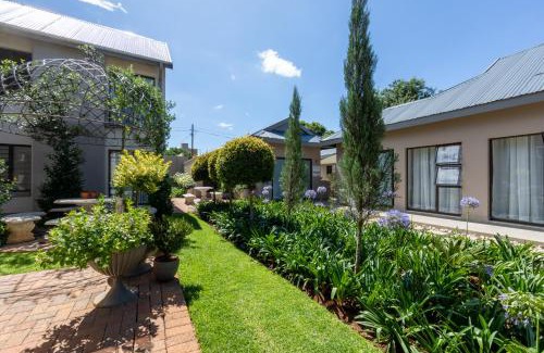 Potchefstroom House | Adato Guesthouse: Family-Friendly Stay with Pool & Breakfast