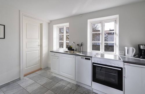 Aalborg Midtby Apartment | Cozy Apartment Suite 3 in Aalborg Center with Spa Access