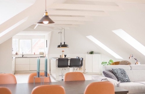 Aalborg Apartment | Stylish Penthouse: 3 Bedrooms in Heart of Aalborg