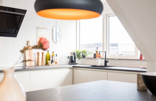 Aalborg Apartment | Stylish Penthouse: 3 Bedrooms in Heart of Aalborg