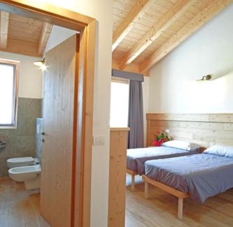 Ronco House | Pet-Friendly Adda Vegia with Breakfast and Family Amenities