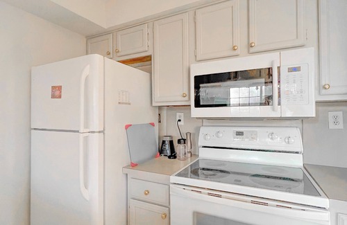 Addison Condo | Cozy Addison 1bd/ba Close to Addison Circle & Amenities