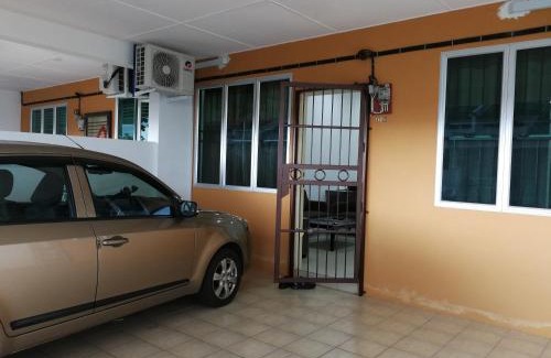 Kampung Merdang Gayam House | Pet-Friendly Stays at Address No 915 - Guest Rated 9/10