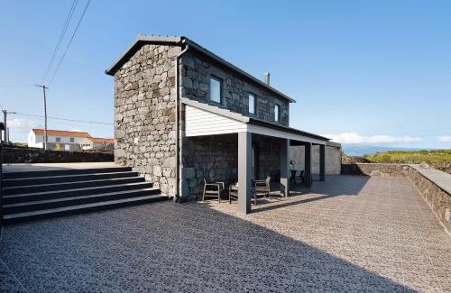 Lajes do Pico House | Family-Friendly Getaway at Adega do Portinho Velho