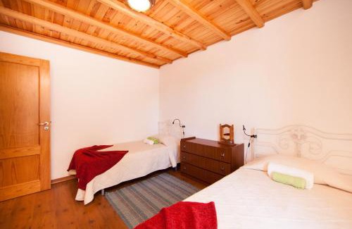 Prainha House | Oceanfront Getaway at Adega Poça - 4-Star Comfort Awaits