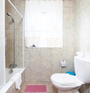 Prainha House | Oceanfront Getaway at Adega Poça - 4-Star Comfort Awaits