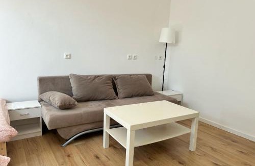 Schonnebeck Apartment | Family-Friendly Stay at Adel Kaldekirche - 7/10 Rated