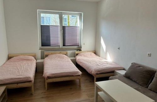 Schonnebeck Apartment | Family-Friendly Stay at Adel Kaldekirche - 7/10 Rated