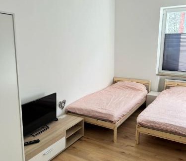 Schonnebeck Apartment | Family-Friendly Stay at Adel Kaldekirche - 7/10 Rated