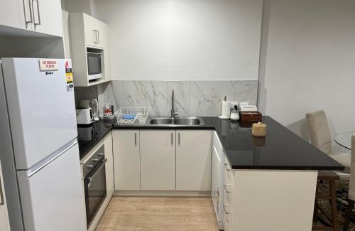 Adelaide Central Business District Apartment | Adelaide Central Apartment: Family-Friendly 3BR Retreat
