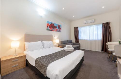 Glenunga Hotel | Convenient Adelaide Granada Motor Inn with Pool & Breakfast