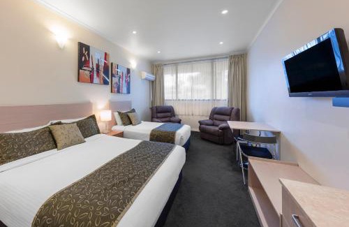 Glenunga Hotel | Convenient Adelaide Granada Motor Inn with Pool & Breakfast