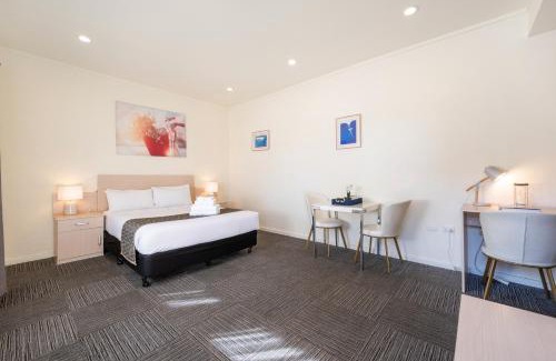 Glenunga Hotel | Convenient Adelaide Granada Motor Inn with Pool & Breakfast