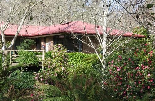 Stirling House | Cozy Adelaide Hills B&B with Breakfast & Family-Friendly Vibes