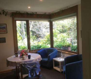 Stirling House | Cozy Adelaide Hills B&B with Breakfast & Family-Friendly Vibes