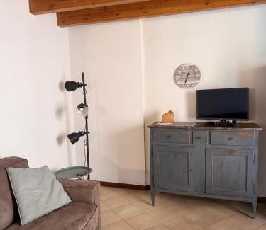 Volta Mantovana Apartment | Adelaide in collina, cozy home