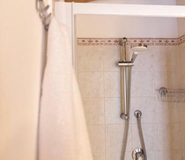 Volta Mantovana Apartment | Adelaide in collina, cozy home