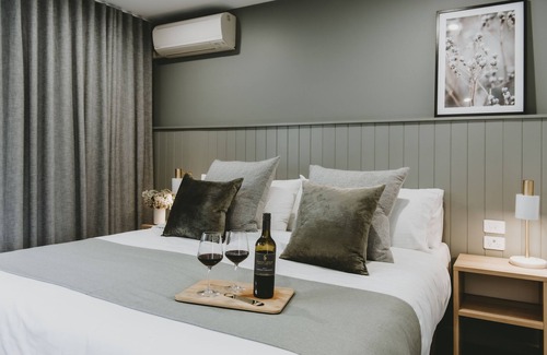 Central Mudgee Hotel | Discover Aden Hotel Mudgee: Family-Friendly with Pool & Breakfast