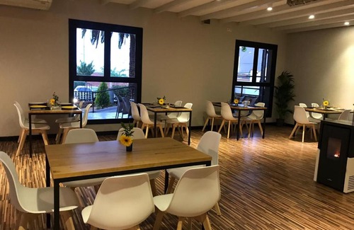 Zarza de Alange House | Pet-Friendly ADEREZO Hostal Restaurante with High Ratings