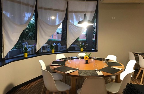 Zarza de Alange House | Pet-Friendly ADEREZO Hostal Restaurante with High Ratings