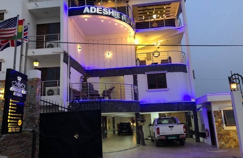 Tarkwa Hotel | Conveniently Located Adeshie Fie Hotel Near Wasa Fiase