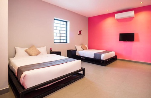 Monterrey Centro Hotel | Budget-Friendly ADHOC Cintermex: Child-Friendly Retreat