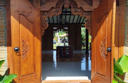 Pakem Villa | Explore Comfort at Adine Guest House with Pool & Kitchen