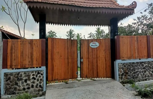 Pakem Villa | Explore Comfort at Adine Guest House with Pool & Kitchen