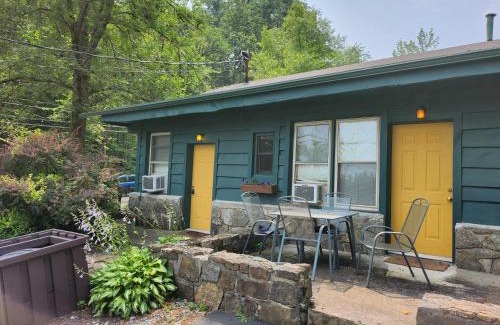 Lake George Hotel | Relaxing Adirondack Diamond Point Lodge with Ocean View