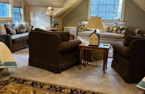 Elizabethtown House | Adirondack Retreat: Relaxing Amenities for Your Getaway