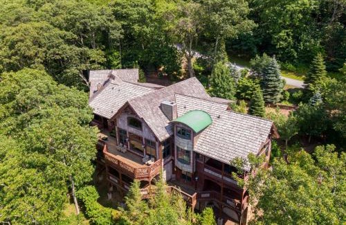 Boone House | Discover Adirondack: Family-Friendly 4-Star Retreat