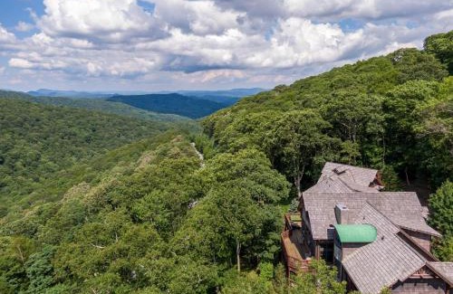 Boone House | Discover Adirondack: Family-Friendly 4-Star Retreat