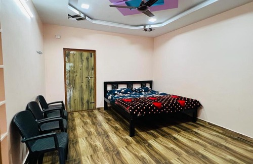 Chintapalle House | Family-Friendly Getaway at Aditya Residency with Kitchen
