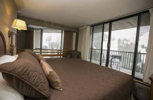 Salt Lake Mountain Resorts Cabin | Cozy Ski Condos at Iron Blosam Lodge for Your Getaway